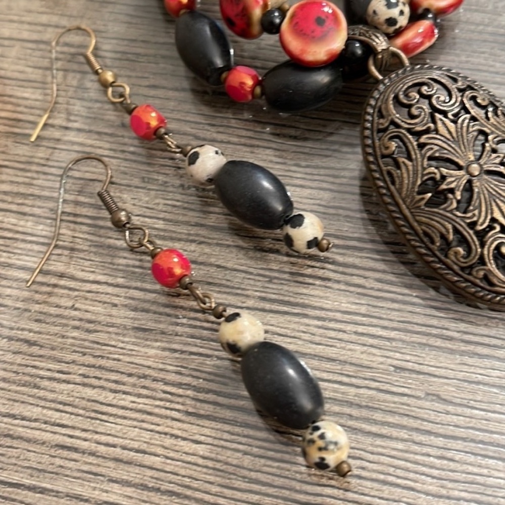 ❌Not for sale gifted w sale Red Ceramic, Dalmatian Jasper Black bead earrings